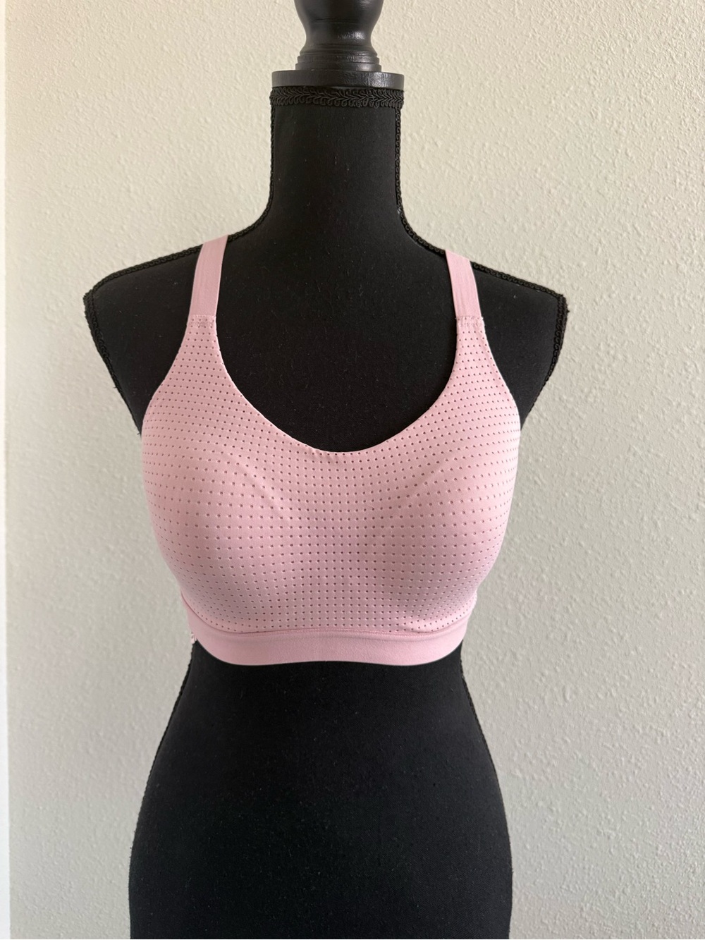 Victoria's Secret Pink Seamless Perforated Sports Bra